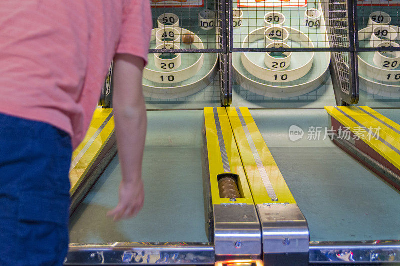 在街机的Skeeball Action